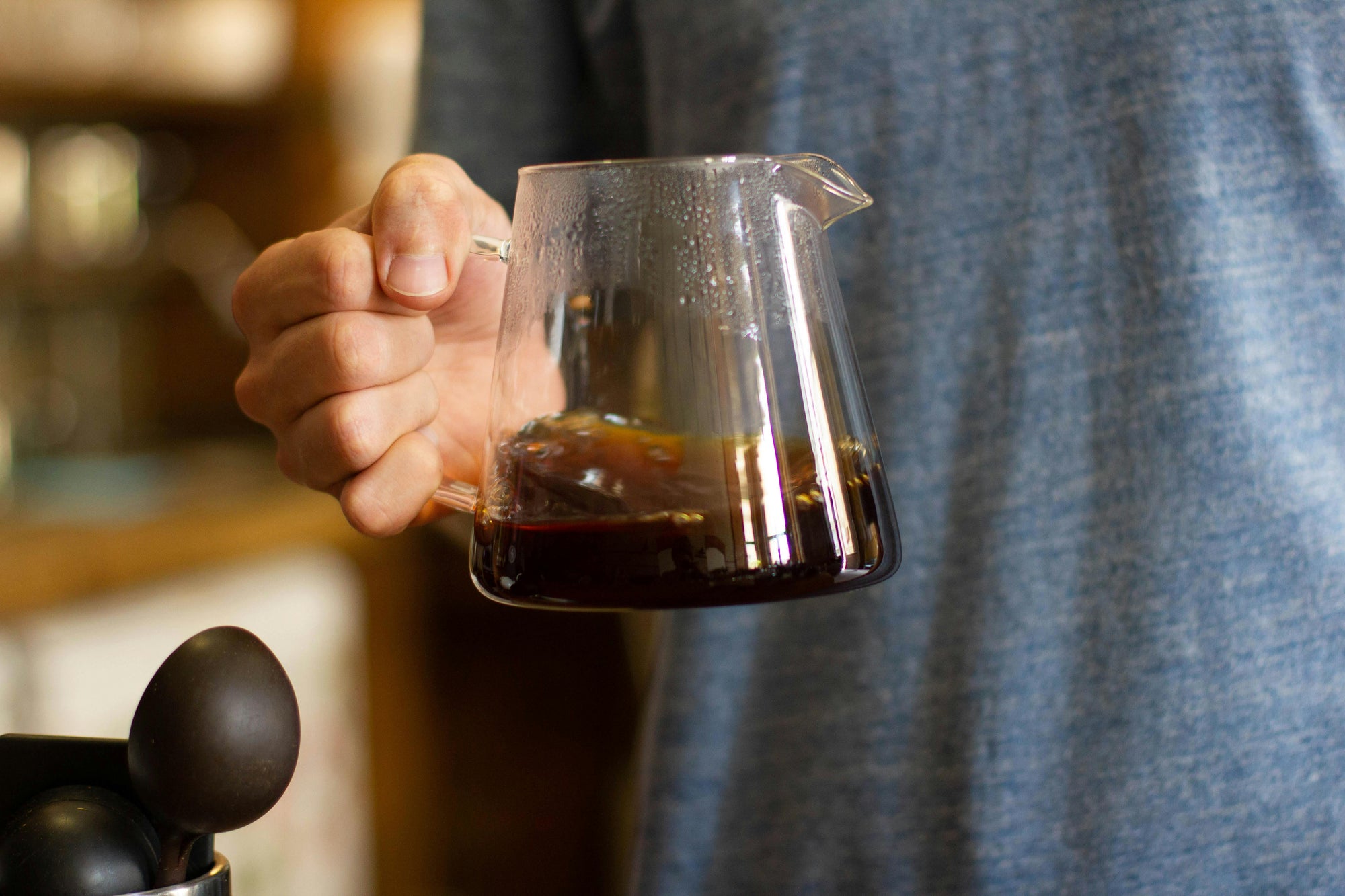 Coffee Solubility 101: What Actually Dissolves in Brewing